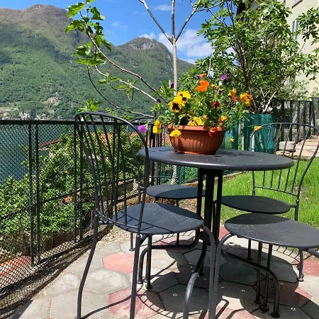 The Midwife House & Garden Nesso